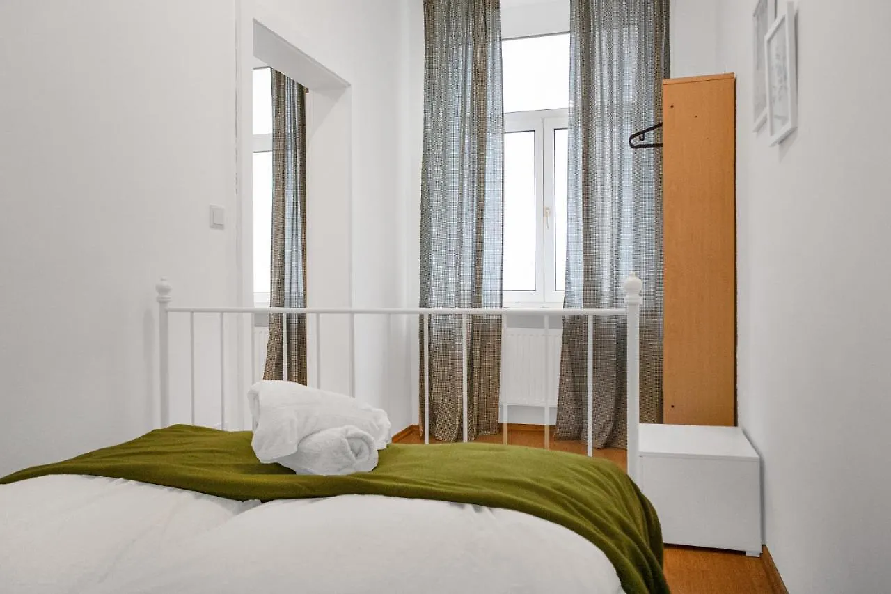 Elegant 2Br Apartment - Near Bahnhof Wien Meidling Austria